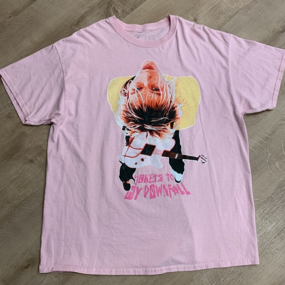 💕🤘 Machine Gun Kelly “Tickets to My Downfall” Tour Tee Size Large